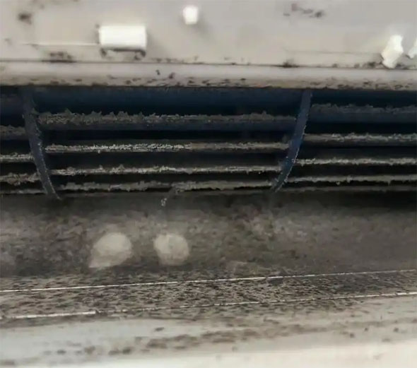 涞源空调吹的风有股烧焦味是怎么回事